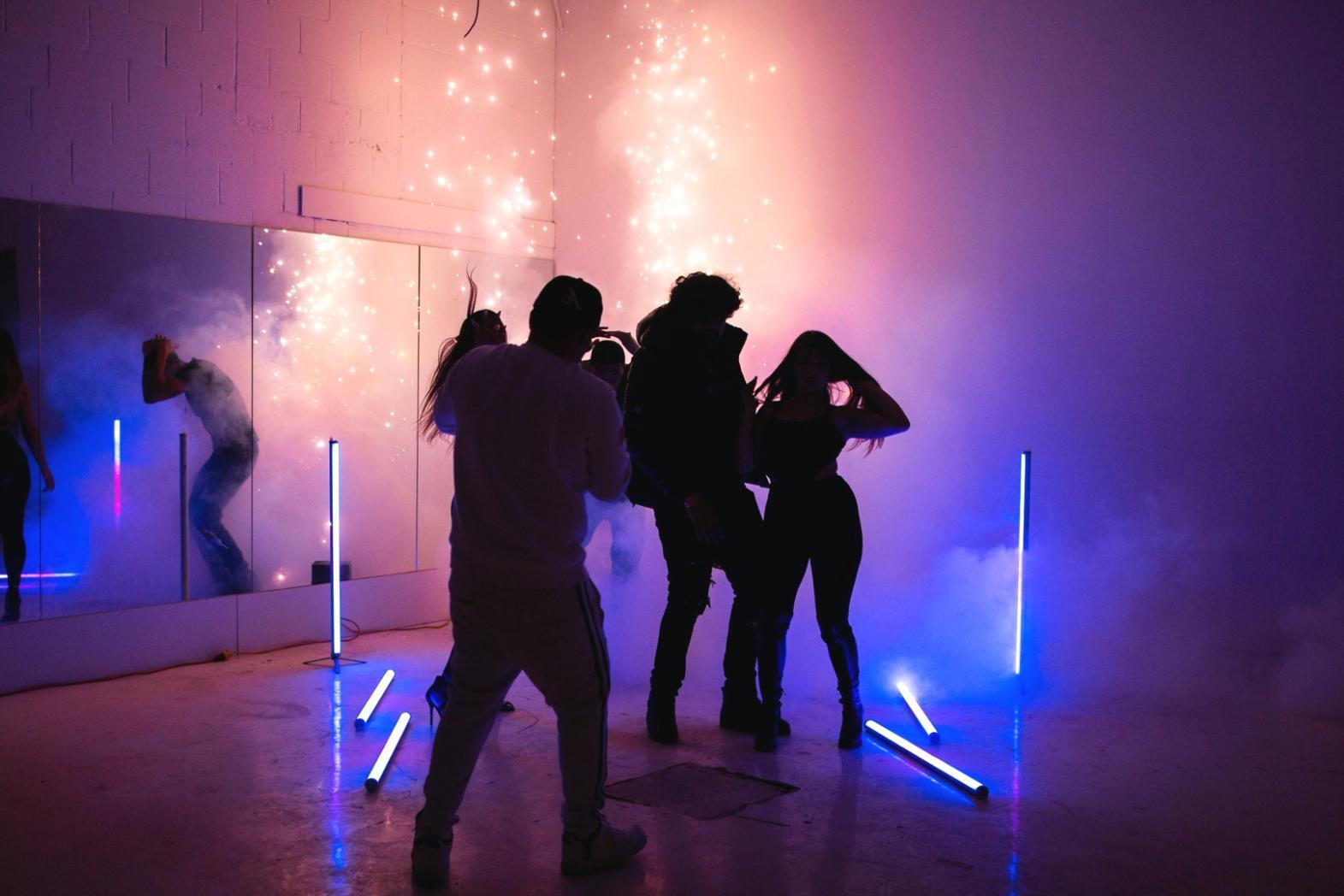 Професійні танцюристи